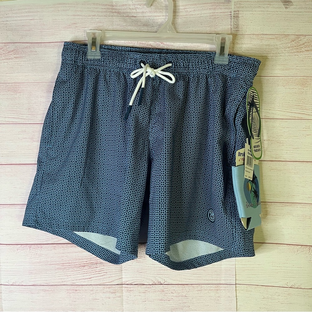 Broken Threads NWT Swim Shorts with FREE Broken Threads‎ Size Medium
